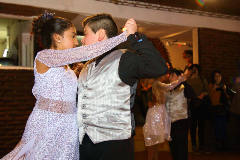 SV | Latte Café abre sus puertas a artistas para presentarse en su espacio