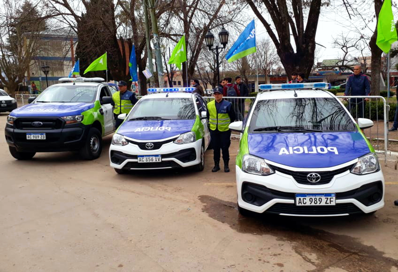 PP | Ritondo entregó patrulleros para Presidente Perón y San Vicente