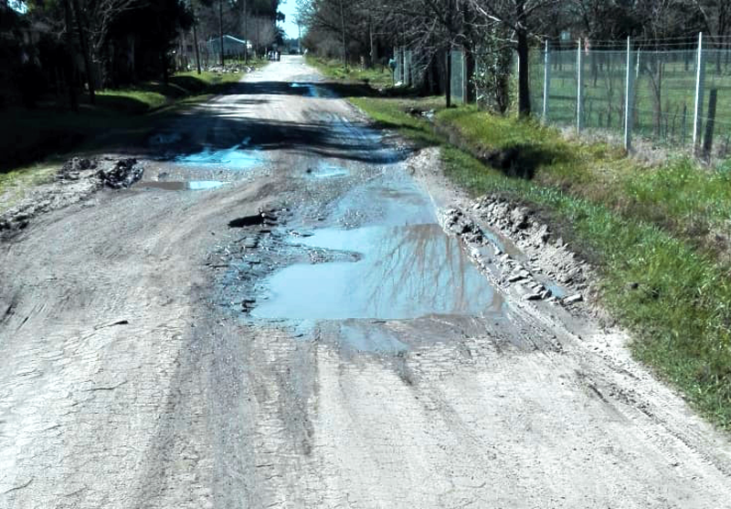 SV | Exigen el arreglo inmediato de la calle de acceso a la Escuela 5