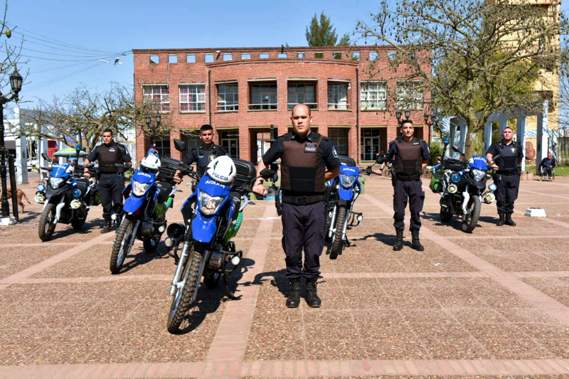 PP | Regueiro entregó cinco motopatrullas a la Policía Local