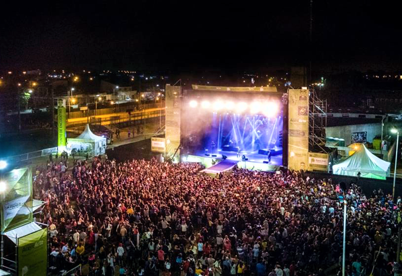 PP | Miles de peronenses visitaron el festival provincial “AcercArte”