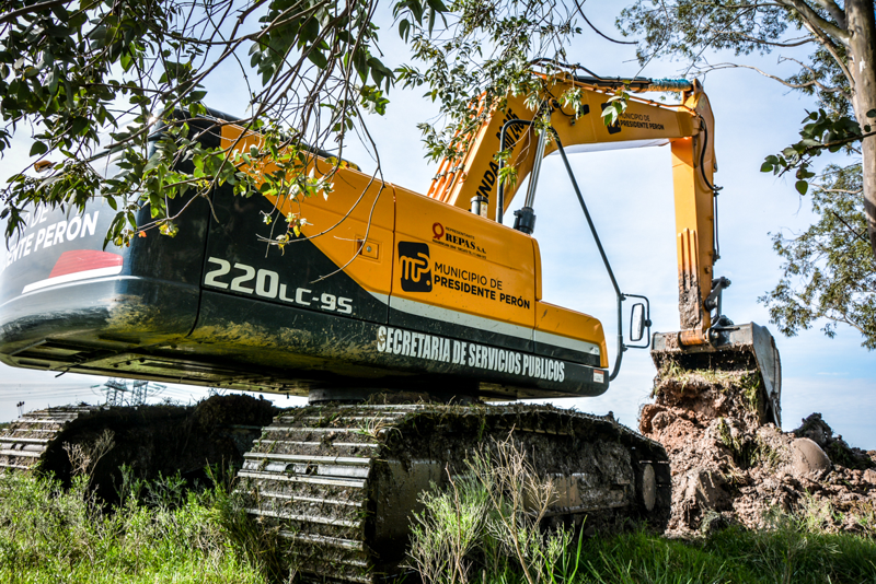 PP | El Municipio de Presidente Perón adquirió una nueva retroexcavadora