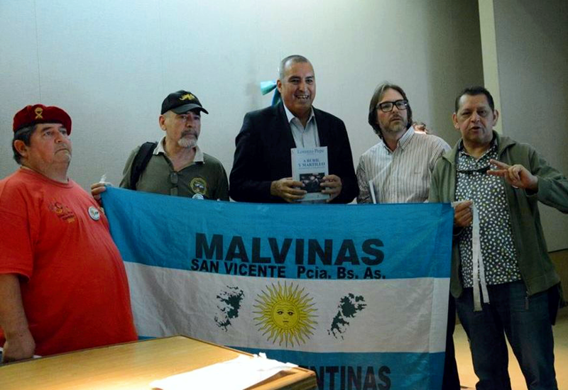 SV | Se presentó el libro “Malvinas 30 años después” en la Quinta 17 de Octubre