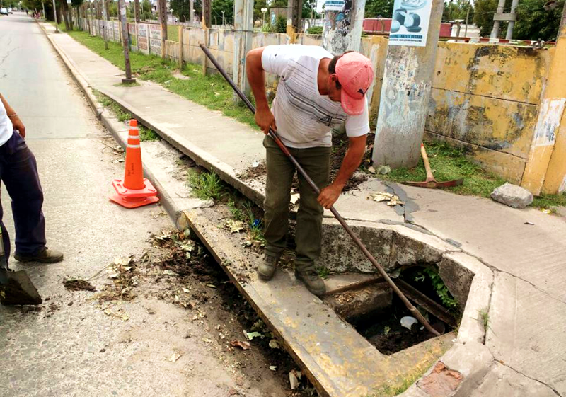 SV | Concientizan a los vecinos sobre cómo debe ser el arrojo de basura