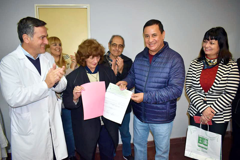 SV | Entregaron 450 mil pesos para comprar equipamiento para el Hospital Carrillo