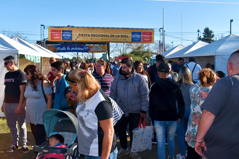SV | Más de una tonelada de miel fue vendida durante el fin de semana en San Vicente