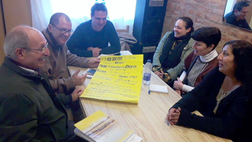 SV | Vázquez sumó el apoyo de Laguzzi y se comprometió a mejorar la educación