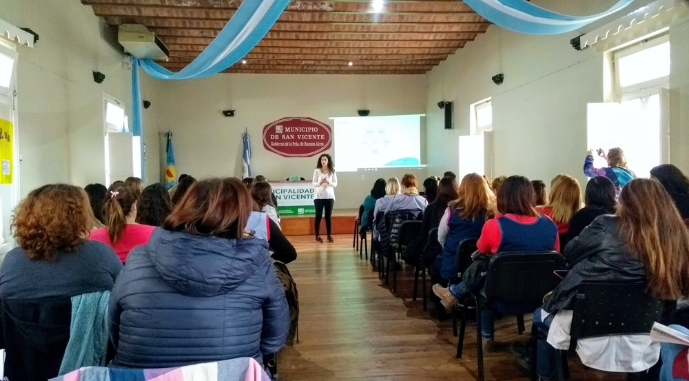 SV | Educación ambiental > Docentes se capacitaron en el Centro Comunal