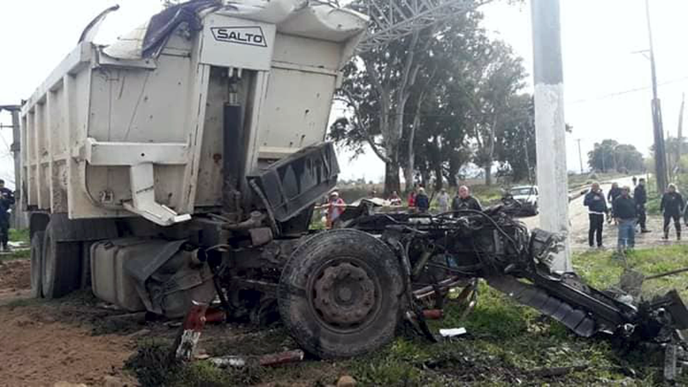 SV | Alejandro Korn > Violenta colisión entre un tren y un camión de carga