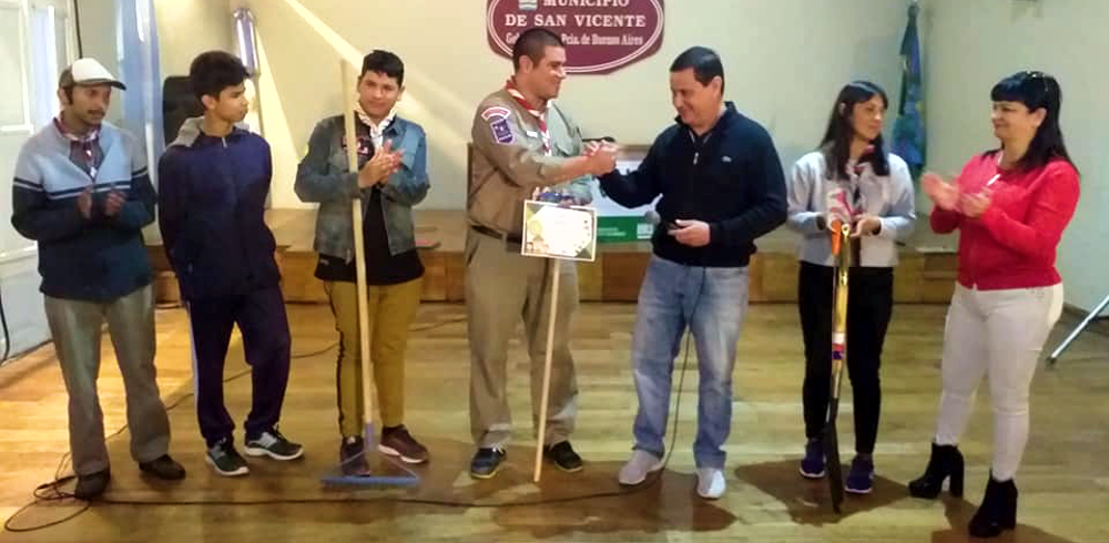 SV | Doblete > Gómez entregó herramientas y visitó exhibición de taekwondo