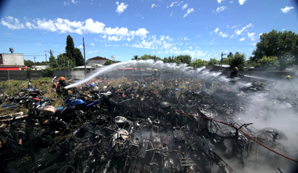 Incendio | Se quemó gran cantidad de motos secuestradas en la Terminal de Ómnibus