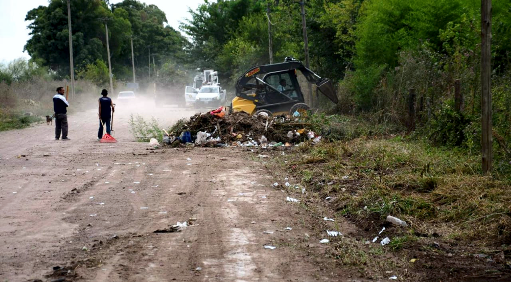 San Vicente | Intenso trabajo de limpieza y bacheo en calles del distrito