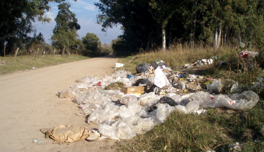 Basura | Proponen una red de volquetes para terminar con la contaminación de la zona rural