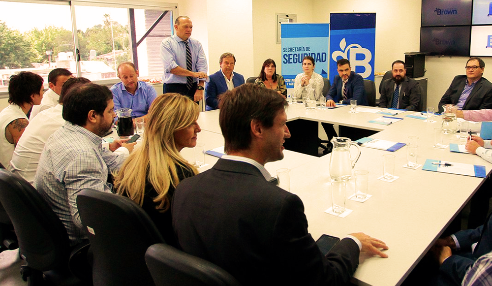 Seguridad | Encuentro de Sergio Berni y María Teresa García con 12 intendentes de la región