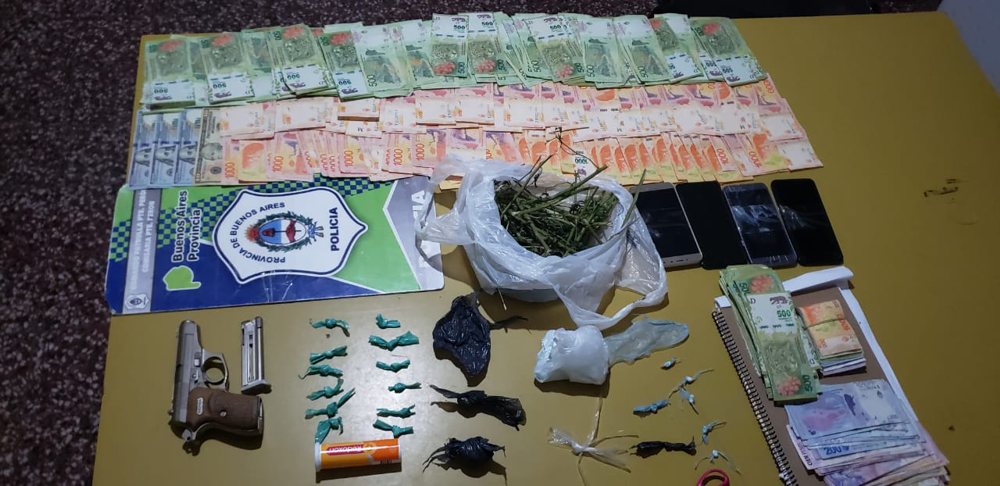 Guernica | La policía detiene a una familia que fraccionaba drogas para su coemrcialización