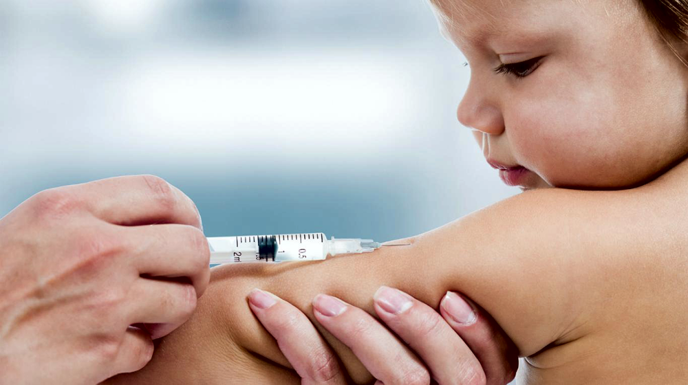 Salud | Ya vacunan contra la meningitis en Presidente Perón