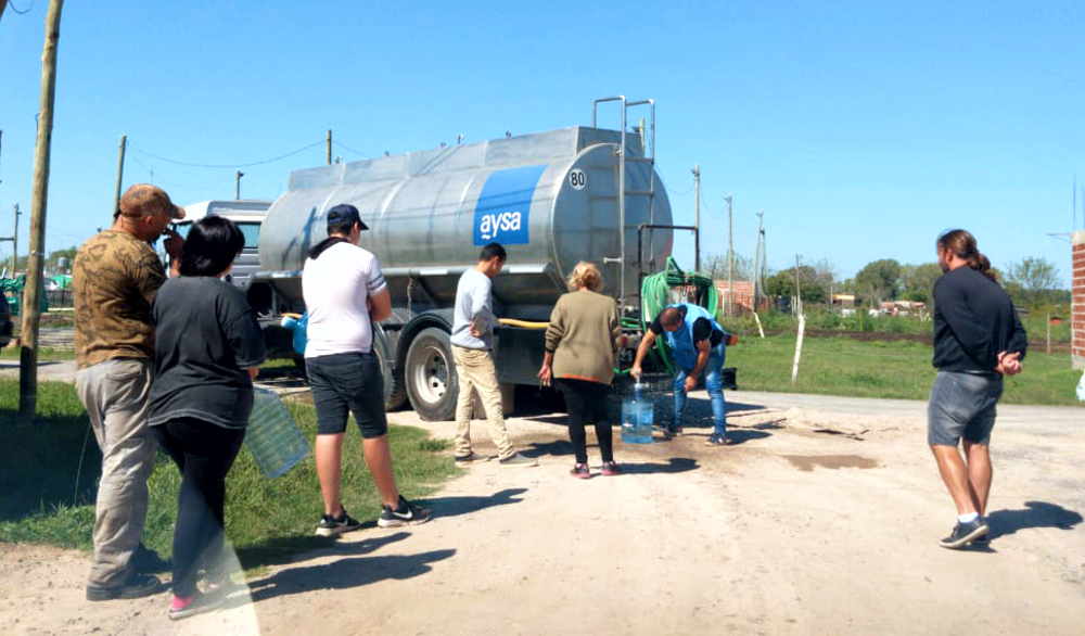 Presidente Perón | El Municipio realizó desinfecciones masivas y entregó agua potable junto a AySA