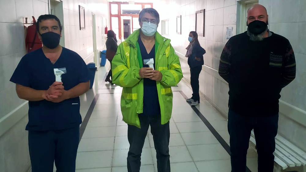 Salud | El CAS San Vicente donó dos termómetros infrarrojos para el hospital Ramón Carrillo