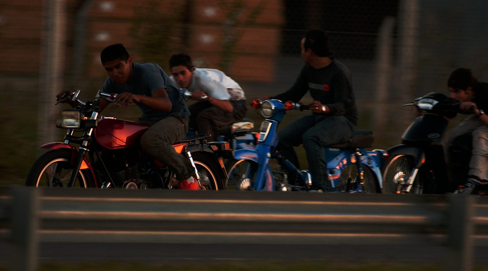 San Vicente | Vecinos denuncian “picadas” de motos a altas horas de la noche