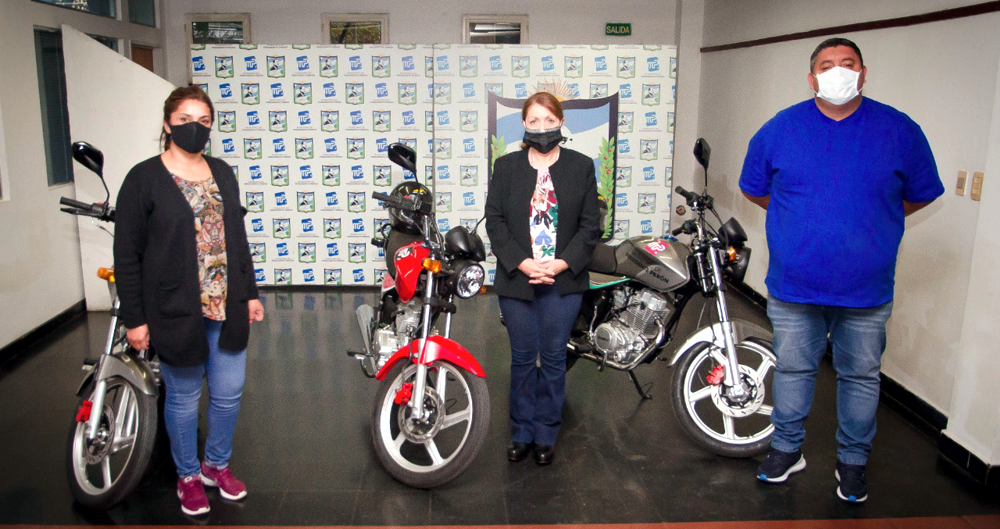 Presidente Perón | Concejales donaron tres motocicletas para el Municipio
