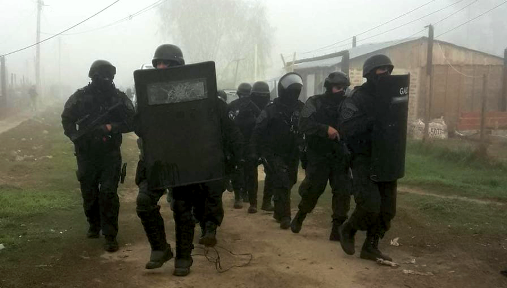 Alejandro Korn | La policía realizó ocho allanamiento y detuvo a cinco personas en Villa Coll