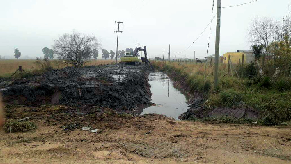 Plan Integral de Mejoras | El Municipio limpia y rectifica el Canal Lamadrid en Domselaar