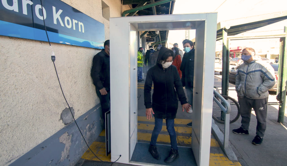 Pandemia | El Municipio instaló tres marcos desinfectantes en la estación de Alejandro Korn