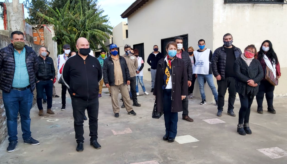 Guernica | Blanca Cantero recorrió escuelas donde se están realizando obras de refacción