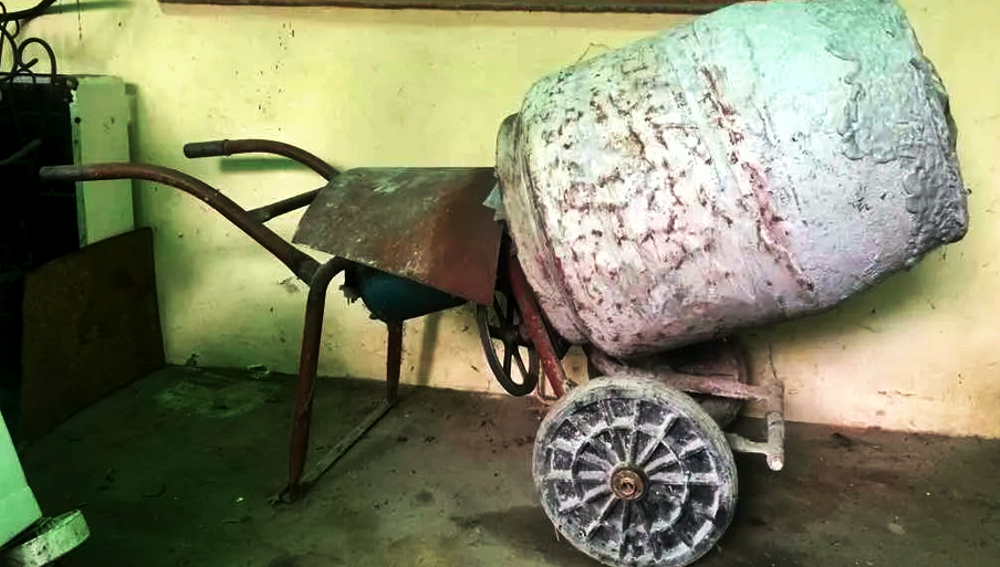 Alejandro Korn | Detuvieron a dos sujetos tras robar una máquina para procesar cemento