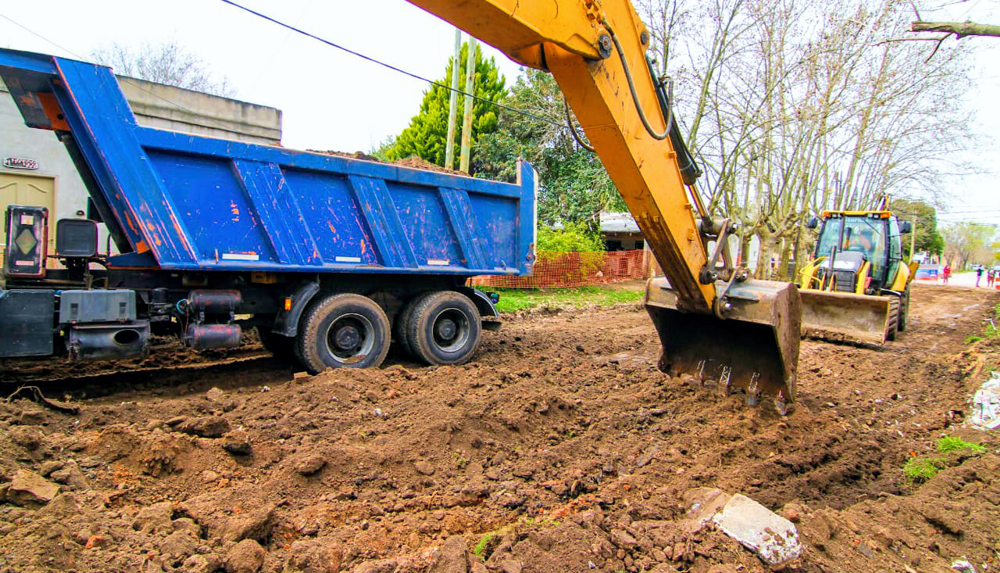 Obras | Comenzaron a asfaltar dos calles en el centro de San Vicente