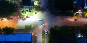 Corredores seguros | Iluminan con tecnología LED la avenida Almirante Brown de San Vicente