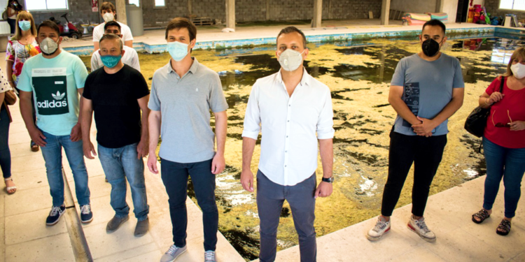 San Vicente | Lovera visitó el CEF 93 y se comprometió a finalizar la obra del natatorio