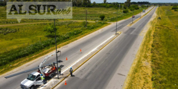 Korn | Comenzó la colocación de columnas para iluminar la Ruta 210 hasta la Autovía 6