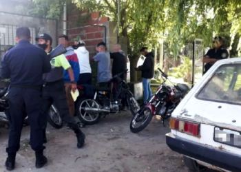 San Vicente | Motociclistas agredieron a una inspectora de Tránsito cuando los multaba