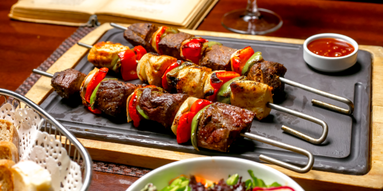 Gastronomía | En diciembre prometen abrir el primer restaurante de brochetas en San Vicente