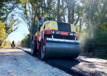 Asfaltos | Reparan tres cuadras más de la avenida 39 del barrio 25 de Mayo de Guernica