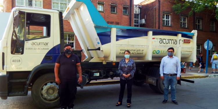 Servicios | ACUMAR entregó un camión volcador al Municipio de Presidente Perón