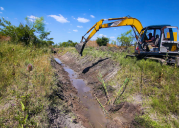 San Vicente | El Municipio comenzó un trabajo de hidráulica en el canal San Juan