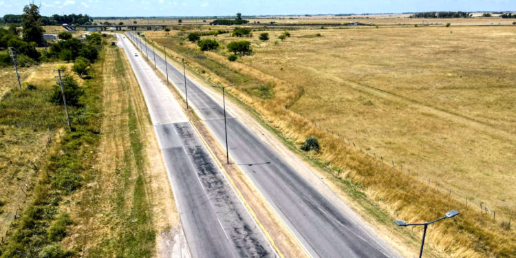 Alejandro Korn | Ya colocaron las primeras luces sobre el tramo Bares-Ruta 6 de la Ruta 210
