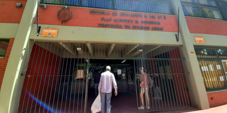 Concejo Escolar | Hoy comenzó la última entrega de bolsones alimentarios del año en San Vicente