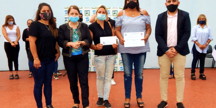 Guernica | Blanca Cantero entregó subsidios a entidades de bien público del distrito