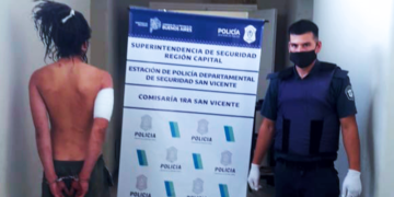 San Vicente | Andaba desnudo por la vía pública y terminó con el traje a rayas