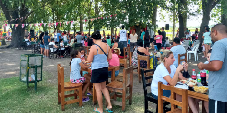 San Vicente | Los food trucks vinieron para quedarse en la Laguna del Ojo