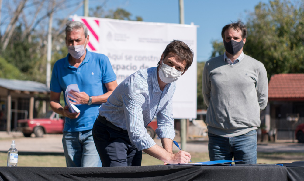 Alejandro Korn | Firman el contrato para la construcción de un EPI en Villa Coll
