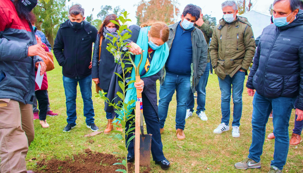 Guernica | Conmemoraron el Día Mundial del Árbol con la plantación de especies nativas