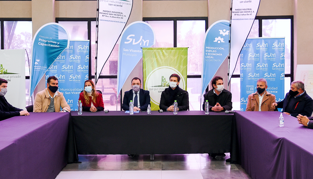 San Vicente | Mantegazza y Girón firmaron la adhesión del distrito al programa Te Sumo