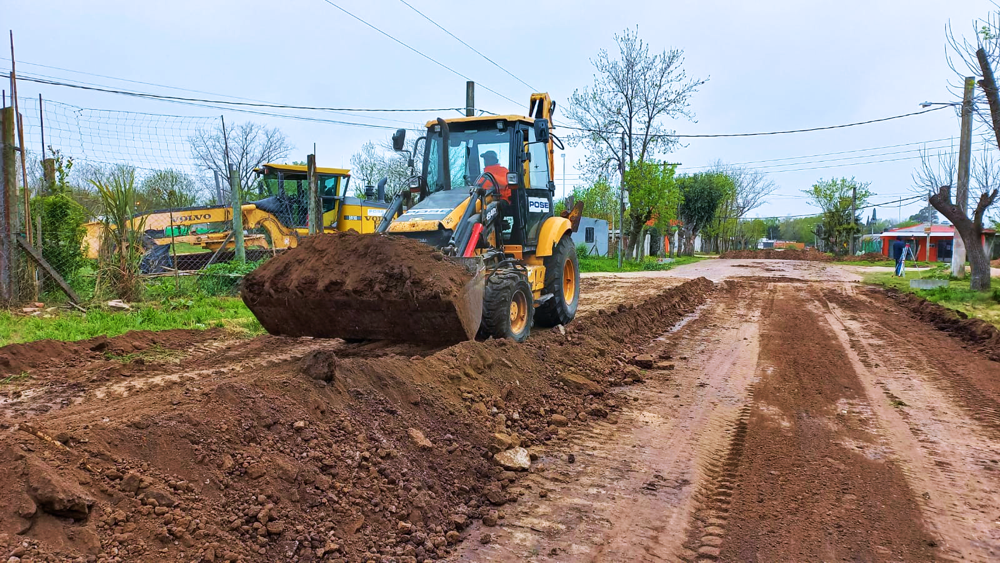 Obra pública | Comenzaron con los trabajos de pavimentación de Juan Manuel de Rosas en Santa Ana