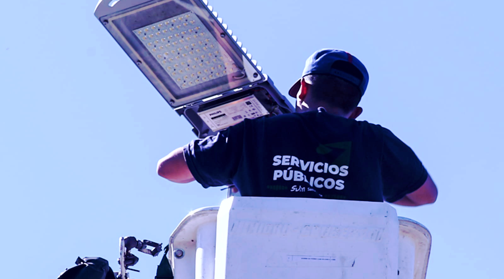 Seguridad | El Municipio realizó un operativo de colocación de luminarias en cercanías de escuelas