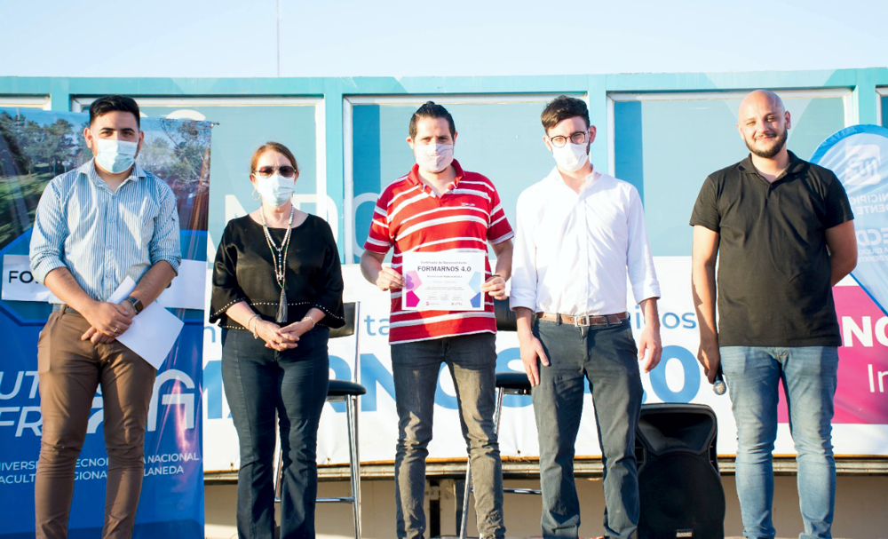 Guernica | Entregaron certificados de la primera cursada de la Universidad Tecnológica Nacional