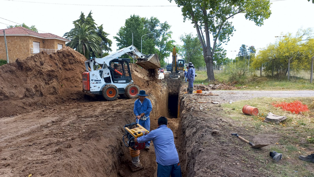San Vicente | Avanza la obra de ampliación de la red cloacal con la construcción del Colector Sur-Oeste